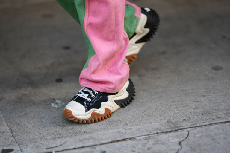 Converse zīmola apavi ar biezu zoli trijās krāsās